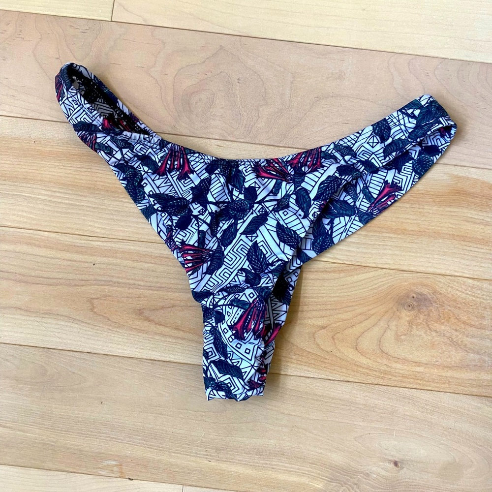Mamazoo thong bikini bottom